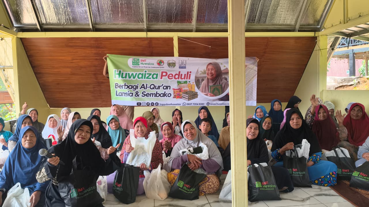 BMT Huwaiza Berbagi Al-Qur’an dan Sembako untuk 50 Lansia di Desa Bojong Murni, Bogor